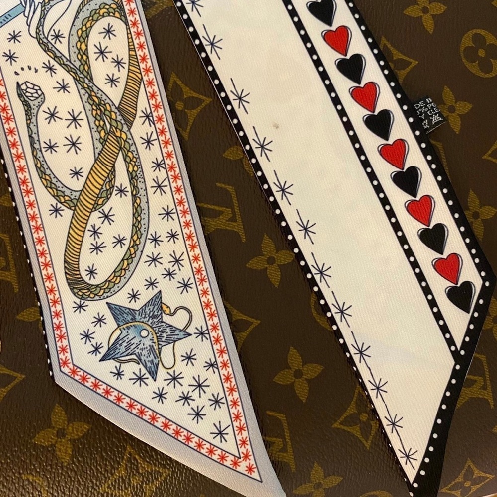 Decorative purse handle wrap double sided heart and cosmo design purse scarve